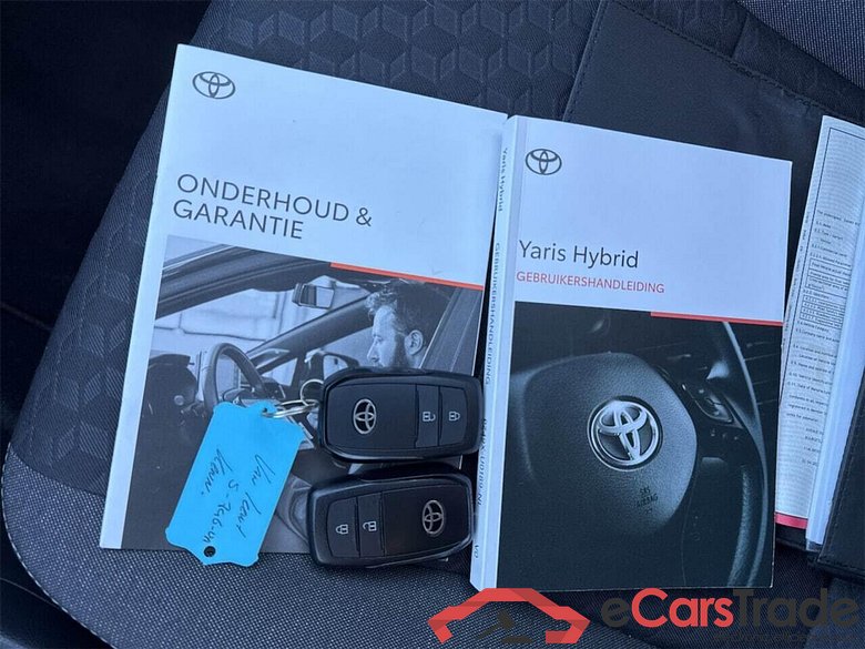 TOYOTA YARIS 1.5 Hybrid Dynamic #3