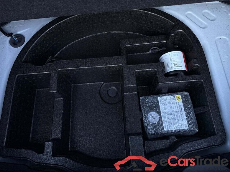 TOYOTA YARIS 1.5 Hybrid Dynamic #5