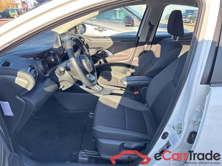 TOYOTA YARIS 1.5 Hybrid TeamNL #5