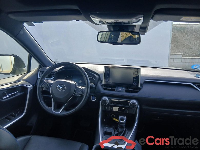 TOYOTA Rav4 / 2018 / 5P / todoterreno 2.5l 220H Style #3