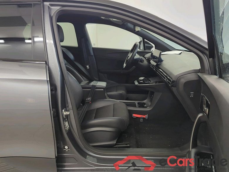 MG 4 77kWh Trophy Extended Range 5d #3