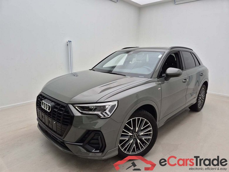 AUDI Q3 35 TFSI S-LINE BSN ED. S-TRONI