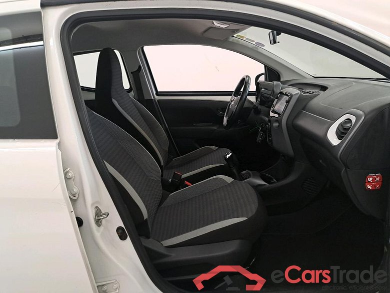 Toyota AYGO 1.0 VVT-i x-play 5d #3