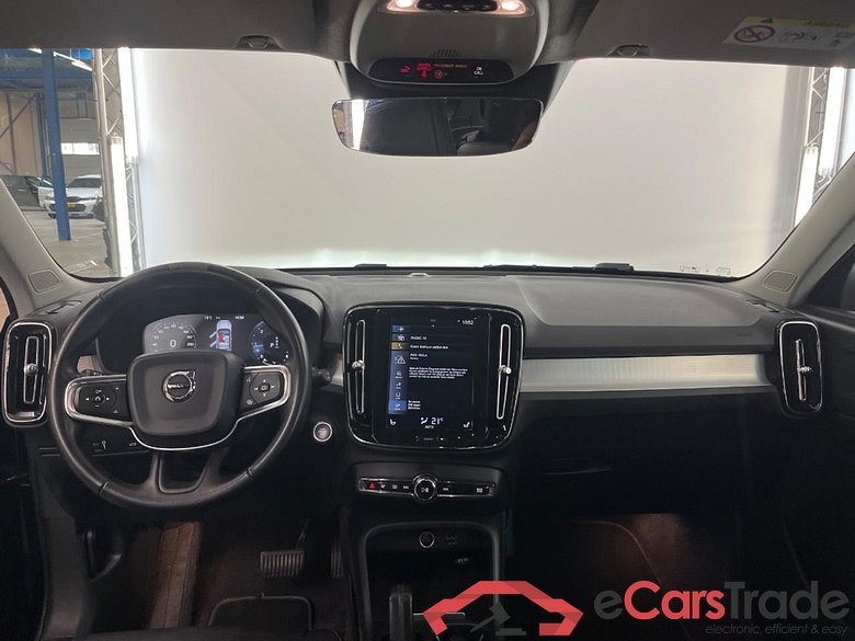 VOLVO XC40 2.0 D3 AWD Momentum Pro #6