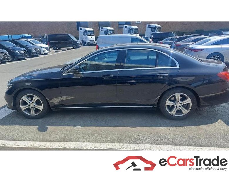 Mercedes-Benz E200d Avantgarde Aut. MULTIBEAM 1/2 Sport-Leather Navi KeylessGo Camera Klima PDC ... #2