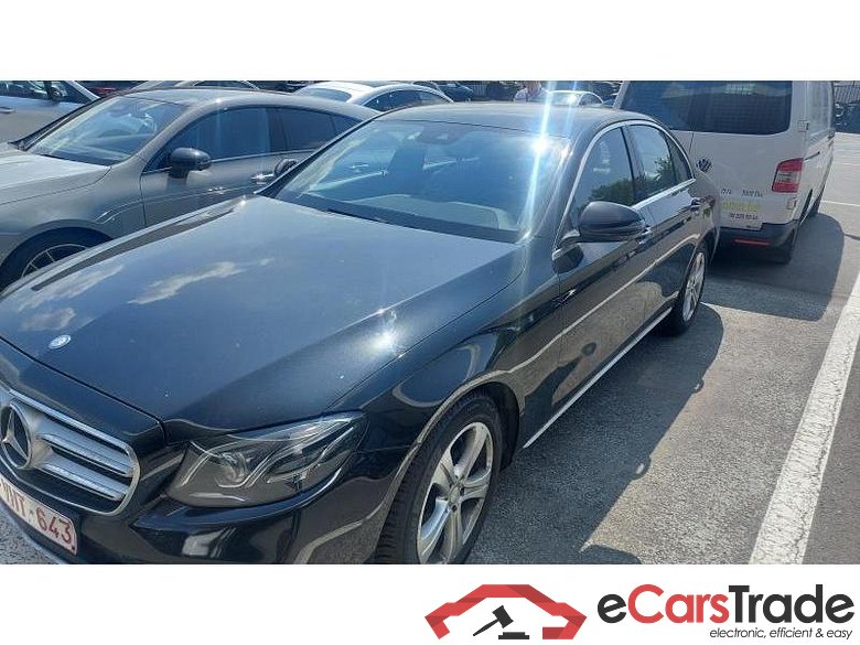 Mercedes-Benz E200d Avantgarde Aut. MULTIBEAM 1/2 Sport-Leather Navi KeylessGo Camera Klima PDC ...