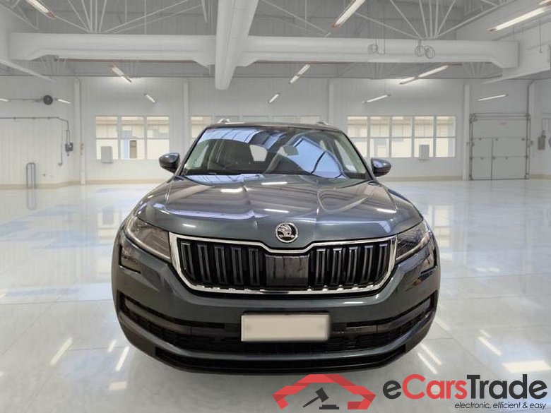 SKODA KODIAQ / 2016 / 5P / SUV 2.0 TDI SCR STYLE DSG #6