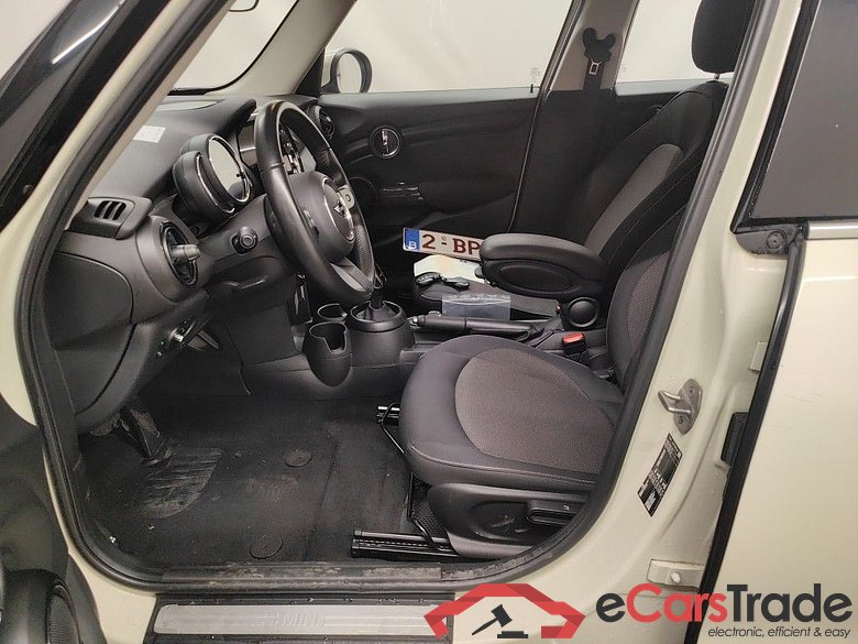 Mini 5 door One Aut. 5d #3