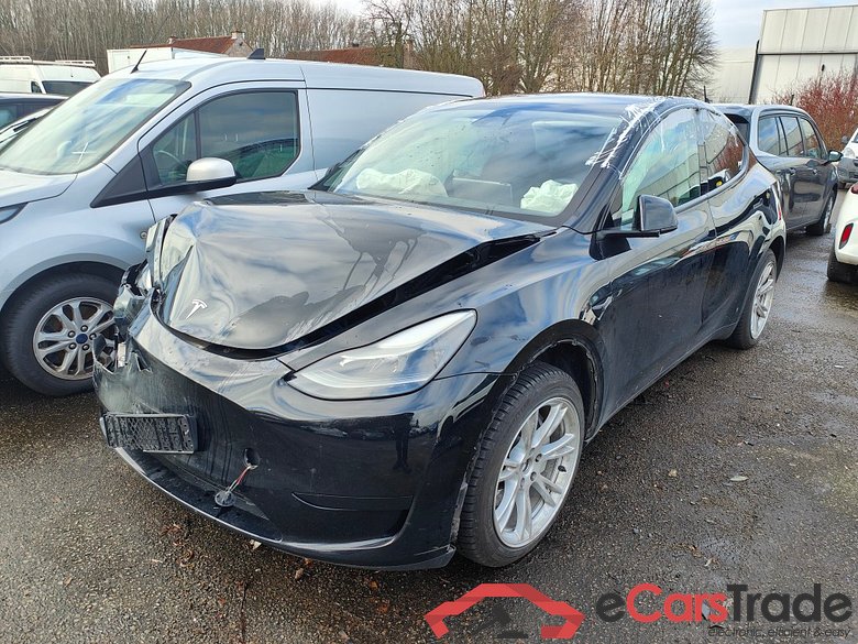 Tesla Model Y RWD 5d !!! Damaged car !!!