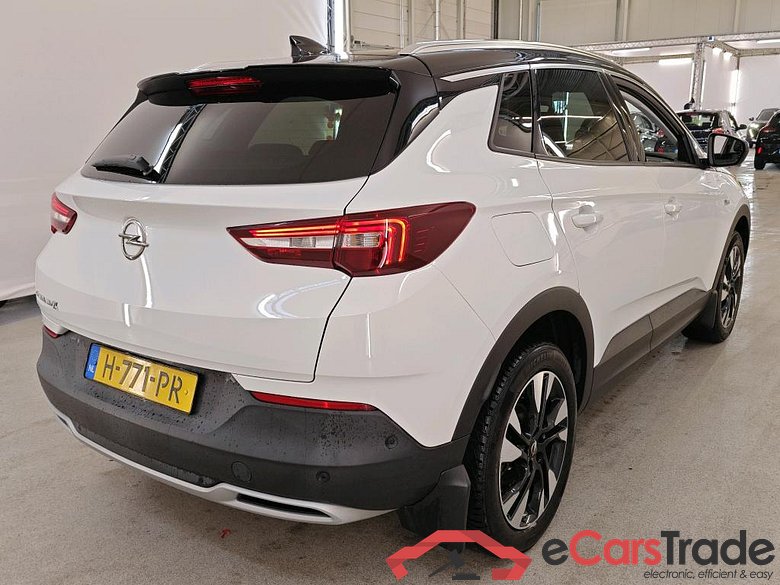 Opel Grandland X 1.2 Turbo S&S 96kW Bus. Executive Auto 5d #2