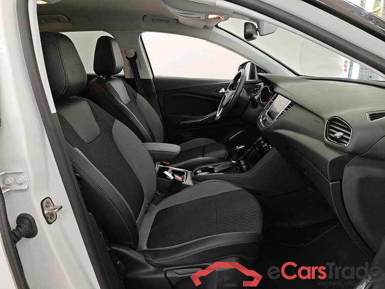 Opel Grandland X 1.2 Turbo S&S 96kW Bus. Executive Auto 5d #3