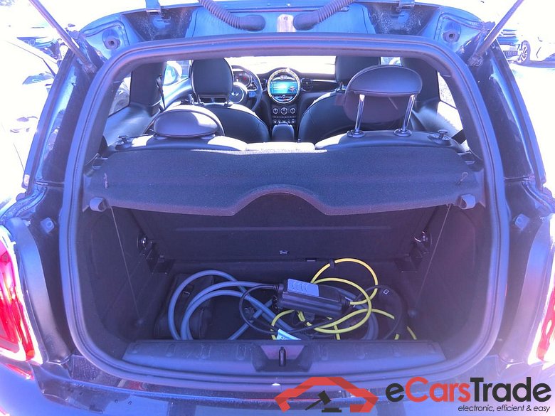 MINI ELEC 11DJ F56 BEV RSK WIP chtx #6