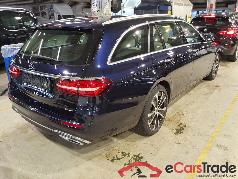 Mercedes E 300de Plug-In Hybrid 4Matic Aut. Pano LED-Xenon Widescreen Navi Sport-Leather KeylessGo Camera Klima PDC ... #3