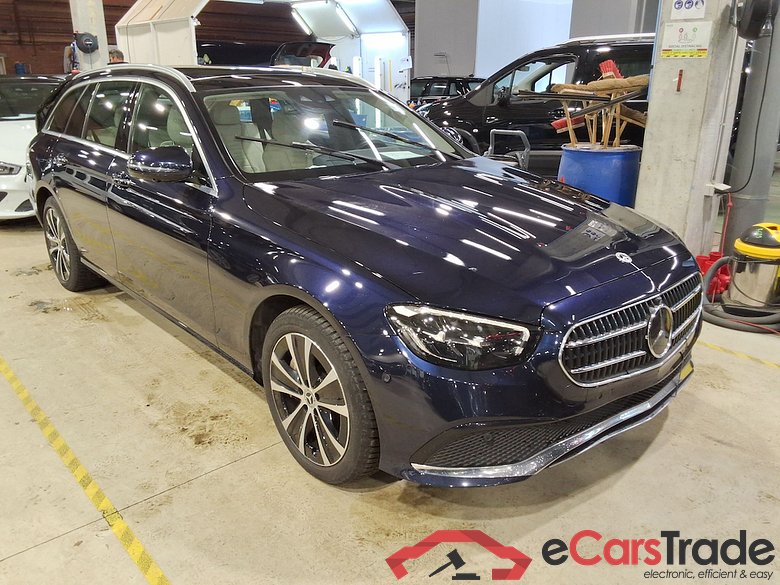 Mercedes E 300de Plug-In Hybrid 4Matic Aut. Pano LED-Xenon Widescreen Navi Sport-Leather KeylessGo Camera Klima PDC ... #2