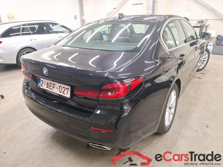 BMW - BMW 5 BERLINE 518dA 136PK Business Edition With Dakota Heated Seats #2