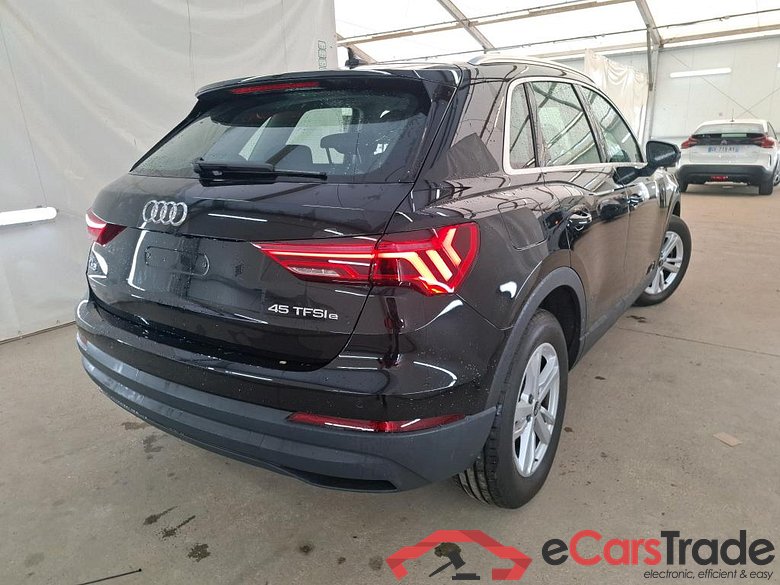 AUDI Q3 / 2018 / 5P / SUV 45 TFSI E 245 S TRONIC BUSINESS LINE (ex L389) #3