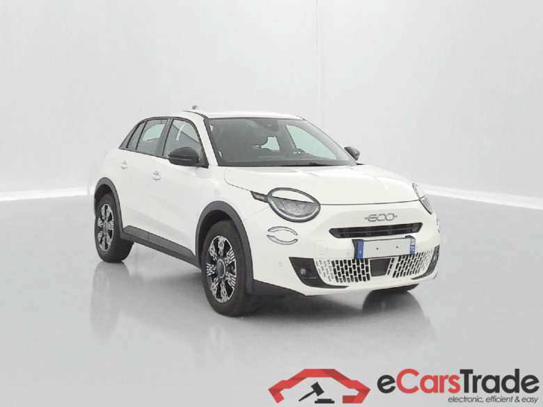 Fiat 600 Pop 1.2 Hybrid Turbo 145ch #1