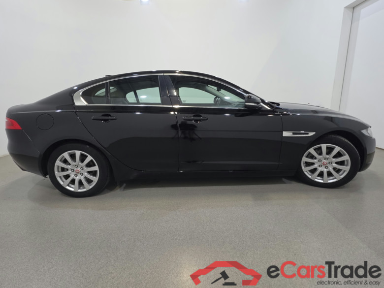 Jaguar Xe 2.0 20d Prestige Aut. Navi KeylessGo Klima PDC ... #5