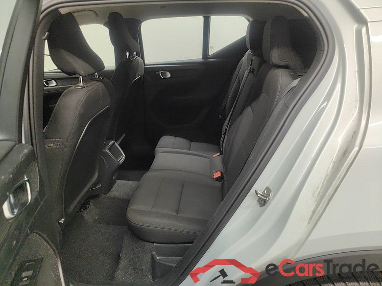 Volvo XC40 D3 Geartronic Momentum Core 5d #2