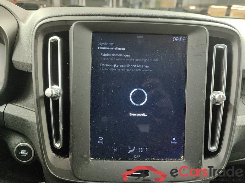 Volvo XC40 D3 Geartronic Momentum Core 5d #4