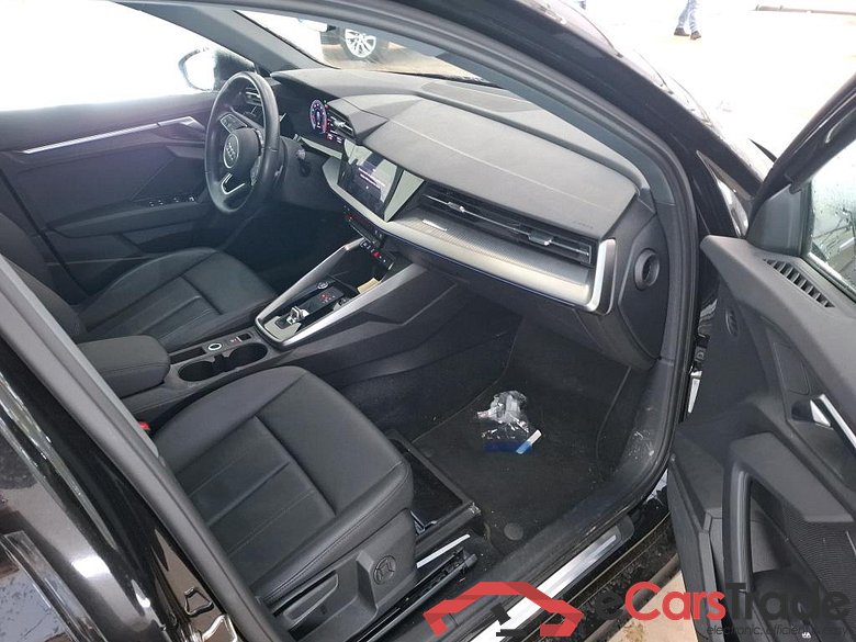 AUDI A3 Sportback / 2020 / 5P / Berline 35 TFSI 150 MHEV S Tronic Design Luxe #6