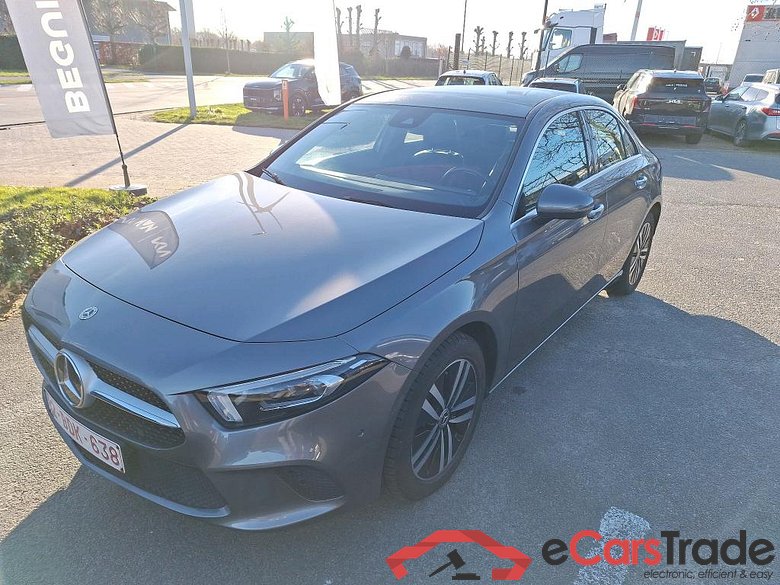 MERCEDES-BENZ A-CLASS LIMOUSINE 1.3 A 250 E BUSINESS SOLUTION DCT