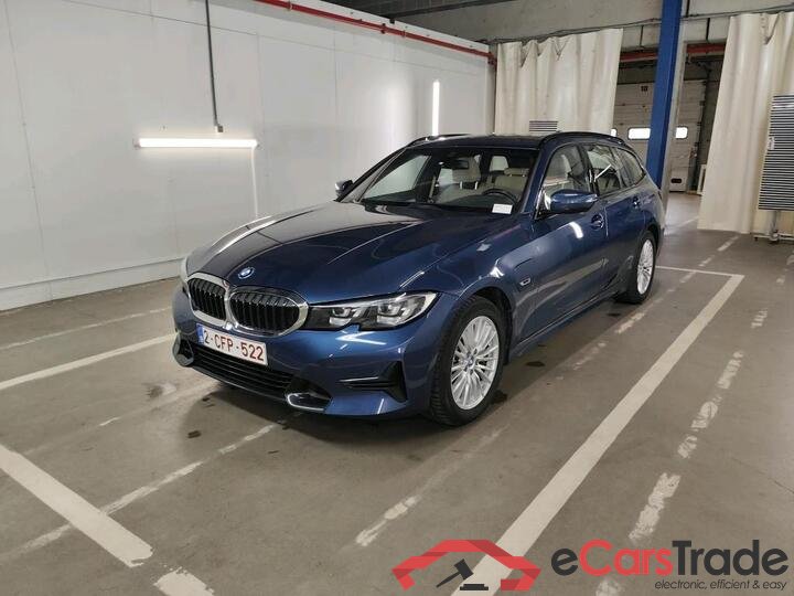 BMW 3 Reeks Touring 3 Reeks Touring 320e (150 kW) (PHEV) 150kW/204pk  5D/P Auto-8