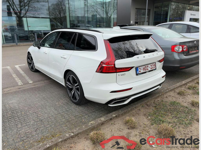 VOLVO V60 2.0 B5 MHEV R-Design Geartronic #2