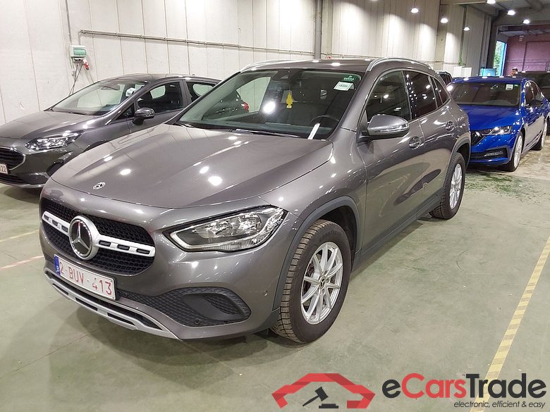 Mercedes GLA 180 Aut. Navi 1/2 Leather KeylessGo Camera Klima PDC ...