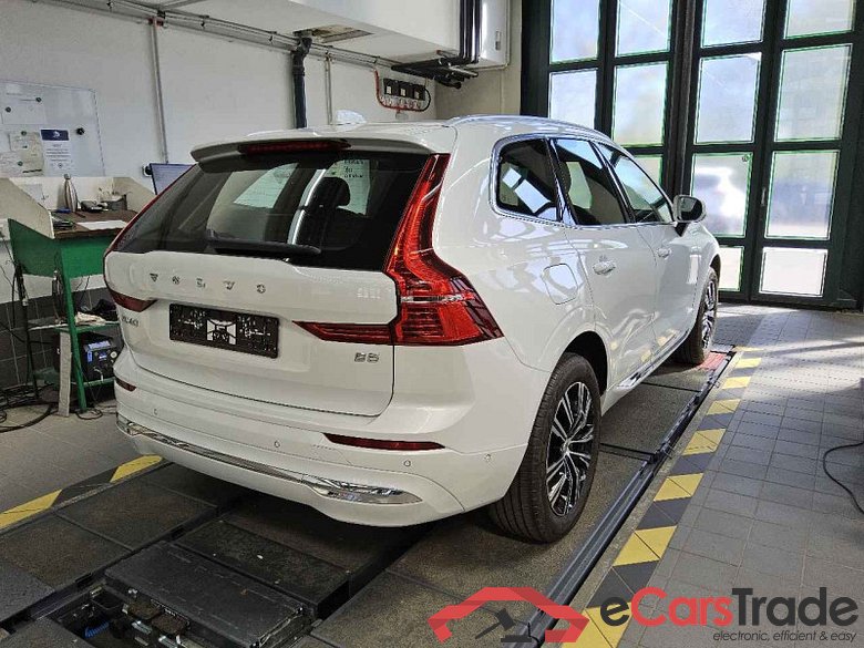 Volvo XC60 (03.2017->) DE - SUV5 B5 (Benzin) 2WD EU6d, Inscription Mild-Hybrid, (Facelift) 2021 - 2022 #3
