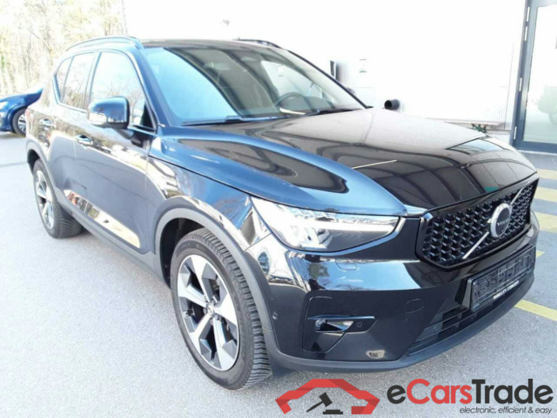 Volvo XC40 (2017->) DE - SUV5 B4 AWD EU6d, Ultimate Dark, (Facelift) 2022 - 2022 #1