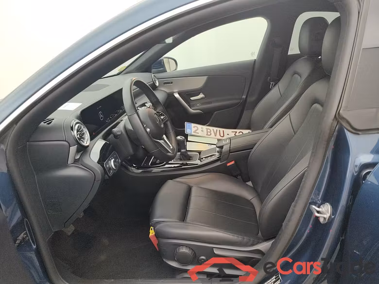 Mercedes-Benz CLA CLA 180 d Business Solution 4d #3
