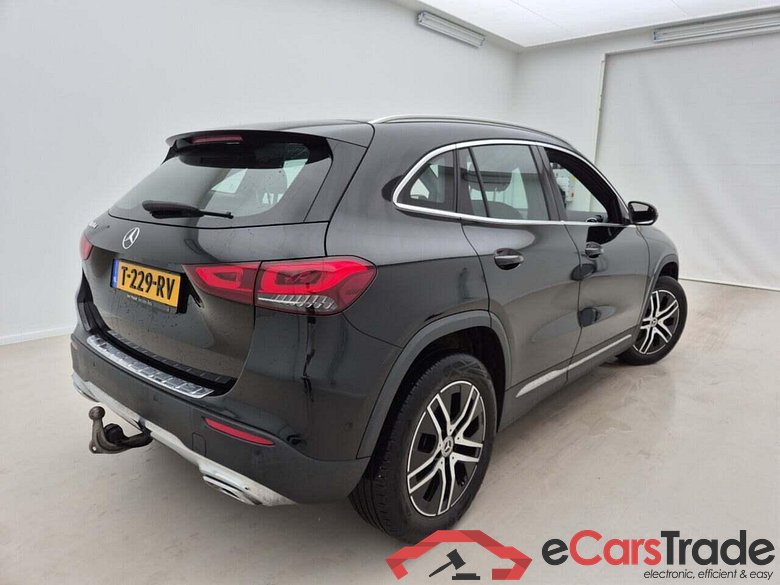 MERCEDES-BENZ GLA-klasse 180 d Luxury Line #2