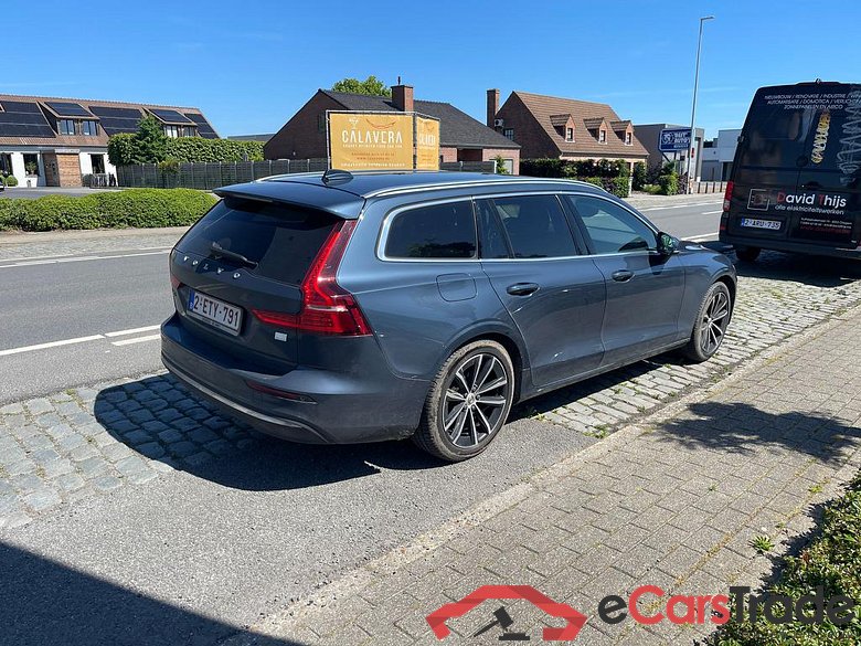 VOLVO V60 2.0 T6 AWD PHEV Core Bright #4