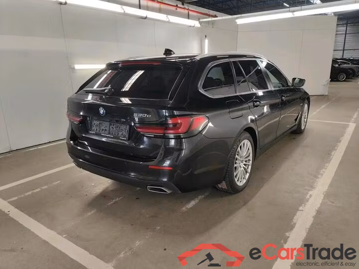 BMW 5 Reeks Touring 5 Reeks Touring 530e Auto (PHEV) 215kW/292pk  5D/P Auto-8 #4