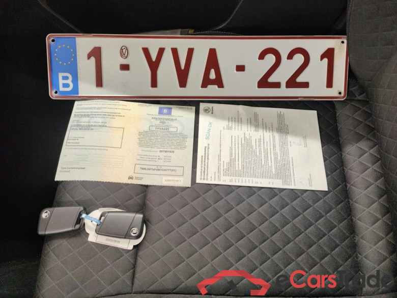 Skoda Superb Combi 1.4 TSI iV 160kW DSG6 Ambition 5d #4