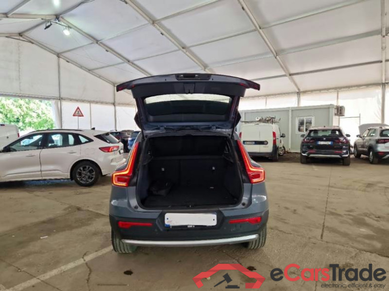 VOLVO XC40 / 2021 / 5P / FUORISTRADA T4 RECHARGE PLUG-IN AUTO ESSENTIAL N1 #5