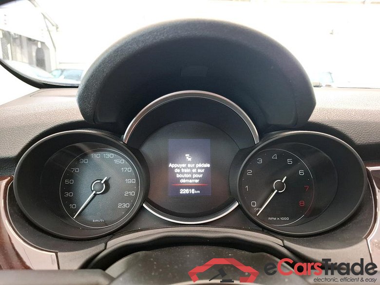 FIAT 500X / 2018 / 5P / SUV 1.5 MHEV FLY 130 DCT7 Yat Clb Capr Dolce(SL) #6