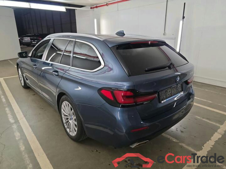 BMW 5 Reeks Touring Série 5 Touring 530e Auto (PHEV) 215kW/292pk  5D/P Auto-8 - CO2 incomplet #3