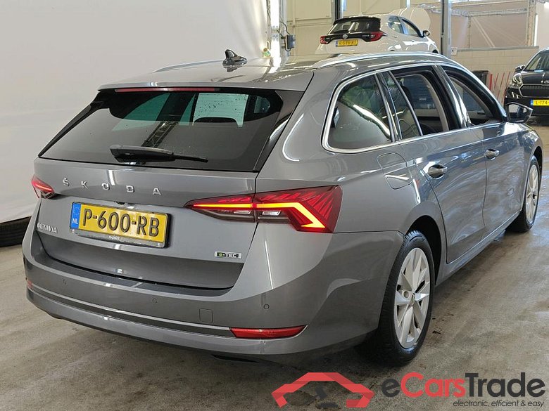 Škoda Octavia Combi 1.0 TSI e-TEC MHEV DSG Business Edit Pl 5d #2