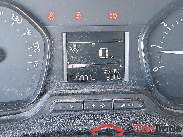 OPEL Vivaro / 2019 / 4P / furgón 1.5 Diésel 88kW (120CV) M Std Express #5