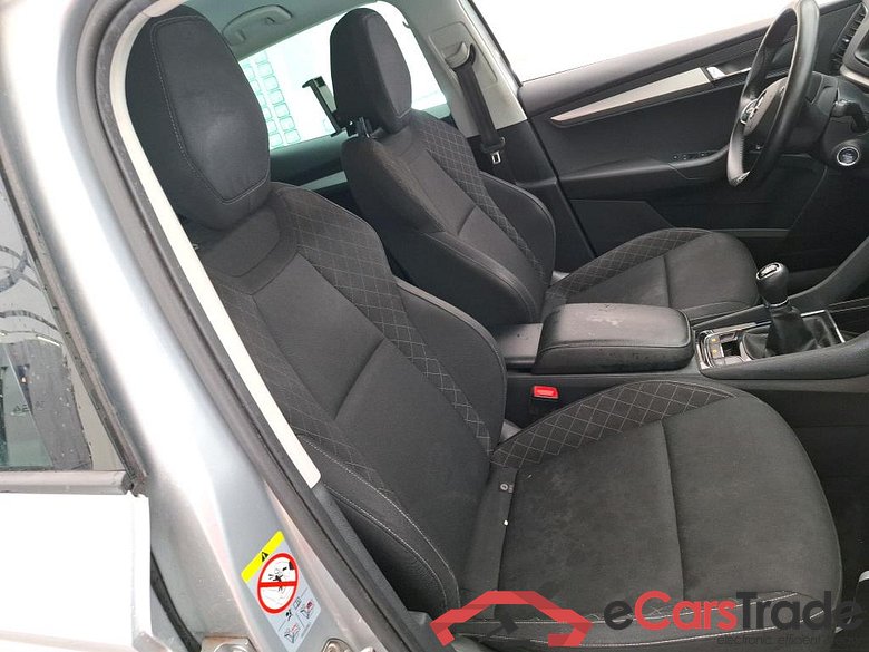 Karoq Business 2.0 TDI 150CV BVM6 E6d #6