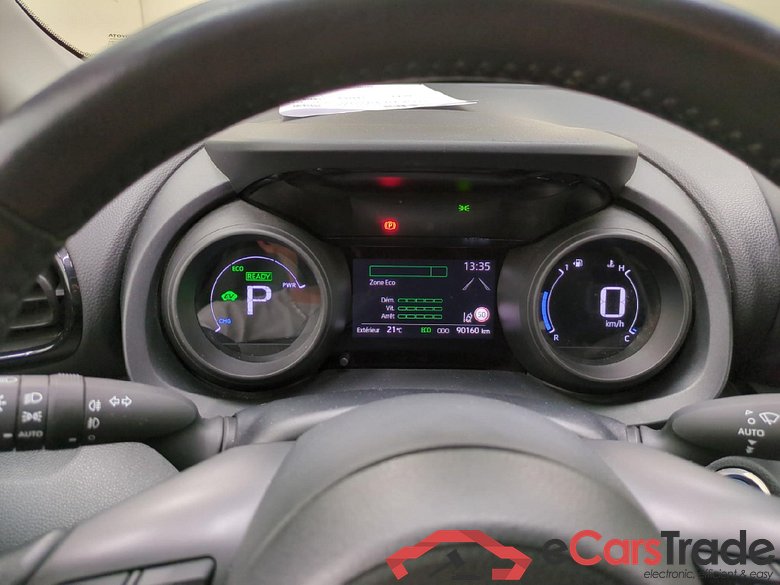 TOYOTA Yaris Cross Hybride / 2021 / 5P / SUV 1.5 HYBRID 116H DYNAMIC BUSINESS BEY AWD #6