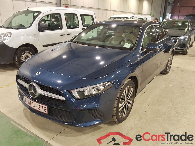 MERCEDES-BENZ A-CLASS LIMOUSINE 1.3 A 250 E BUSINESS SOLUTION DCT