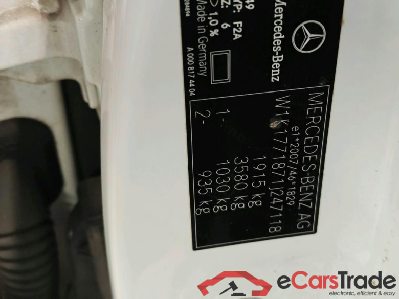 Mercedes-Benz A-Klasse Limousine A 200 7G-DCT Business Solution 4d #6