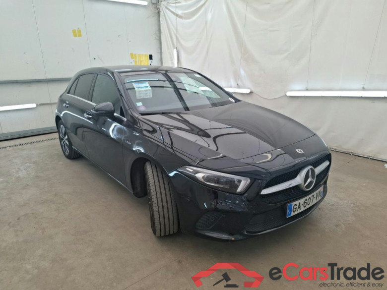 MERCEDES-BENZ Classe A Compact / 2018 / 5P / Berline A 250 e Business Line 8G-DCT #4