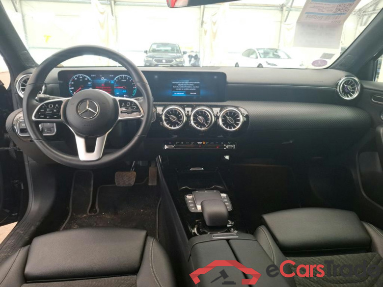 MERCEDES-BENZ Classe A Compact / 2018 / 5P / Berline A 250 e Business Line 8G-DCT #5
