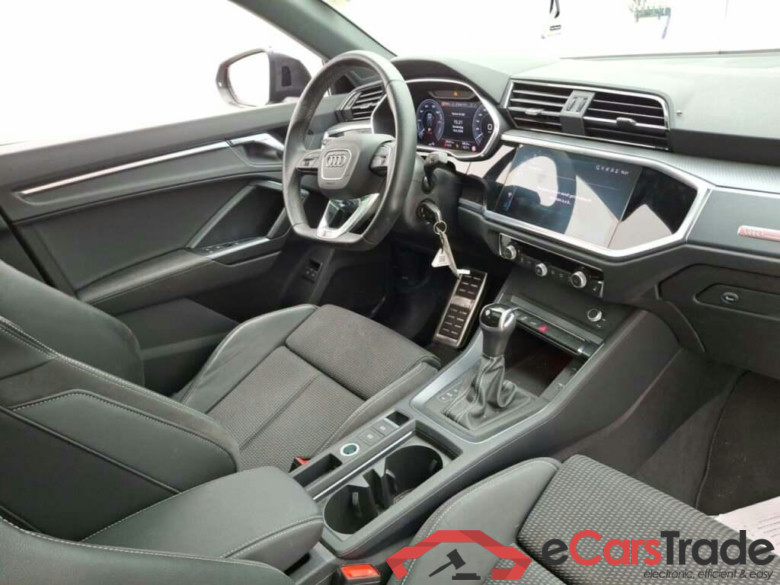 AUDI Q3 Sportback 45 TFSI e S Edition #3