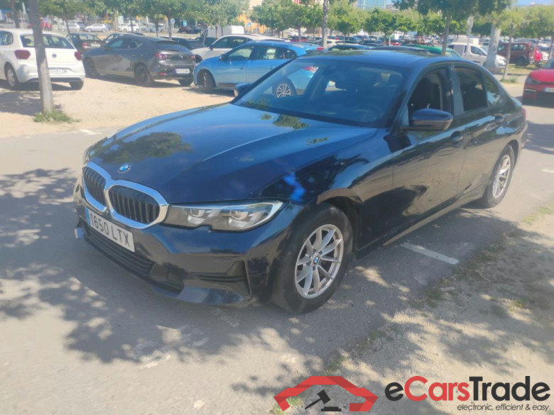 BMW Serie 3 / 2018 / 4P / sedán 318d Auto. #1