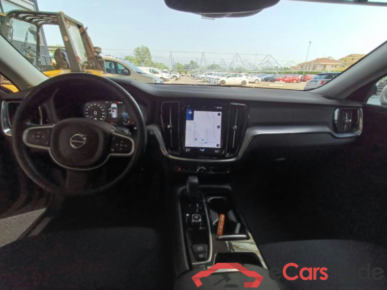 VOLVO V60 / 2019 / 5P / STATION WAGON T6 PLUG-IN AWD AUTOM.INSCR.EXPR. #3